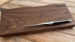 Schweizer Käsemesser mit Schneidebrett